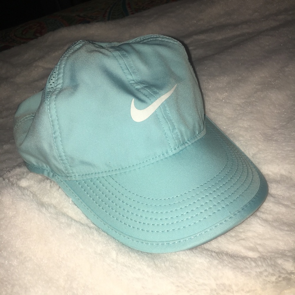 Nike Women’s Feather Light Hat, Tiffany Blue